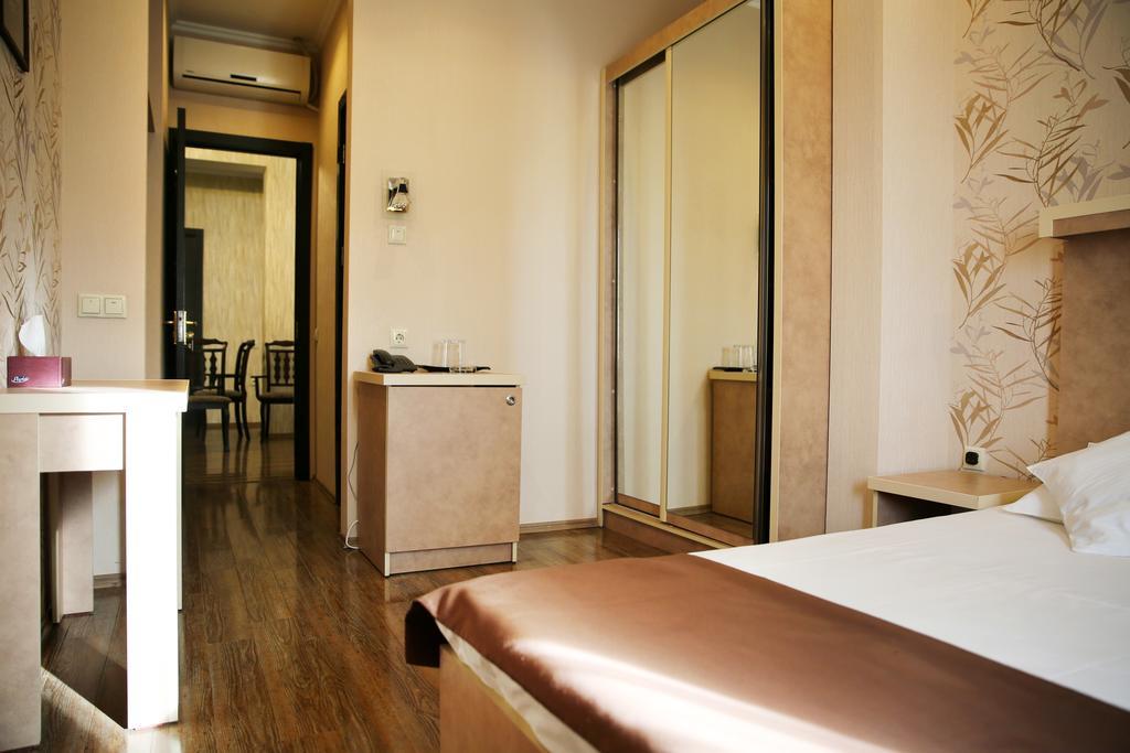 Rondo Hotel Tbilisi Rum bild