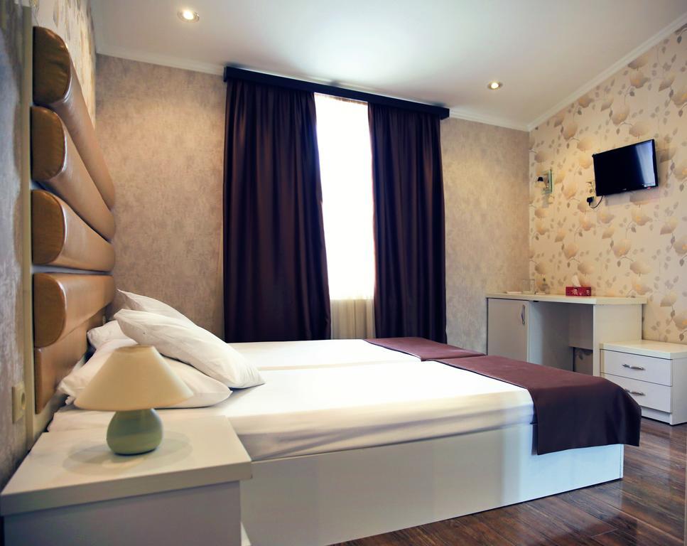 Rondo Hotel Tbilisi Rum bild